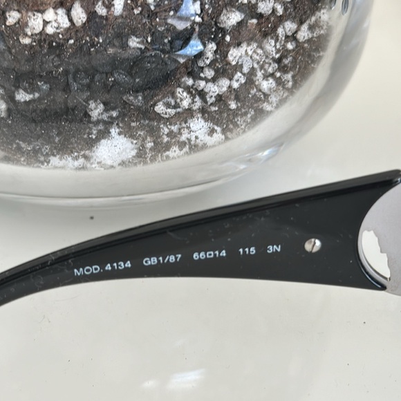 Like New Authentic Versace sunglasses in EUC - Picture 6 of 8